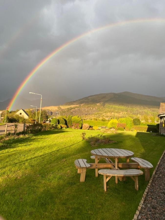 Lyn-Leven Guest House Ballachulish Exteriör bild